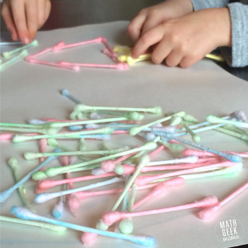 This looks so fun, and there are so many great ideas about how to use this super cheap math manipulative to learn all kinds of math concepts! Math with Q-Tips is so easy and versatile!